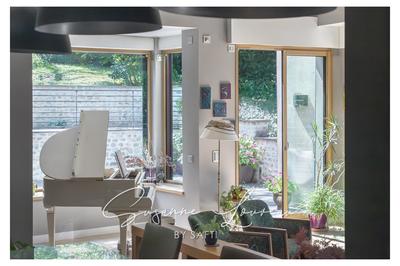 Maison - 355 m² - 11 pièces