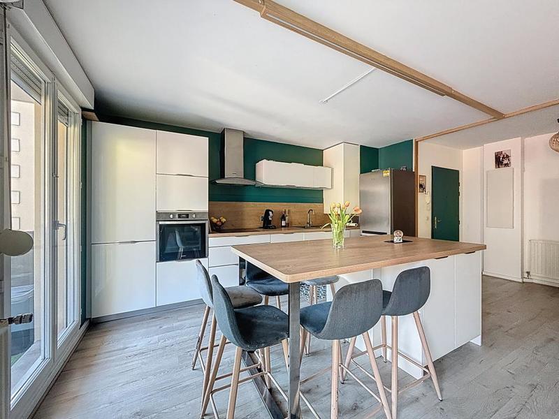 Appartement - 90 m² - 4 pièces