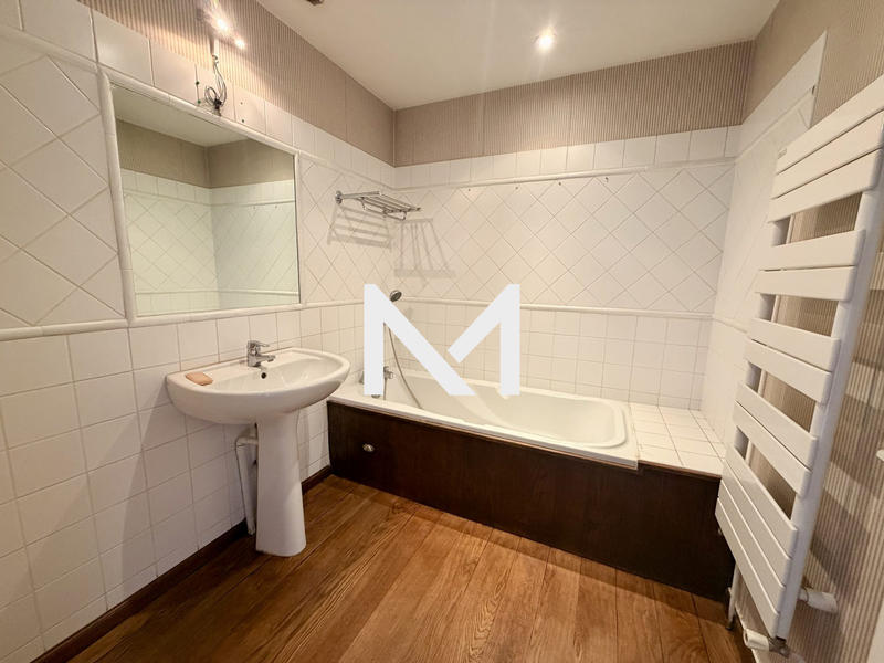 Appartement - 95 m² - 3 pièces