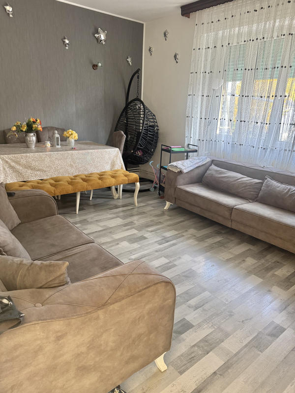 Appartement - 80 m² - 4 pièces