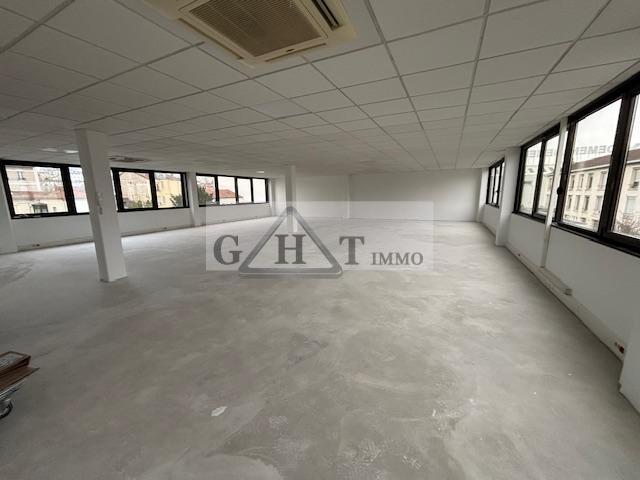 Bureau - 230 m²