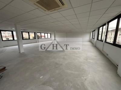 Bureau - 230 m²