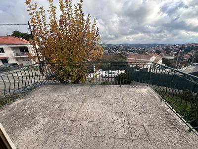 Appartement - 90 m² - 4 pièces