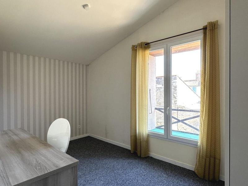 Maison en pierre - 92 m² - 4 pièces