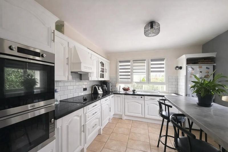 Maison - 110 m² - 6 pièces