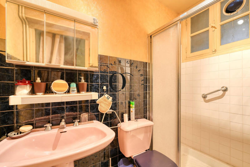 Maison - 200 m² - 8 pièces