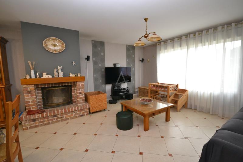 Maison - 235 m² - 10 pièces