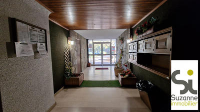 Appartement - 93 m² - 5 pièces