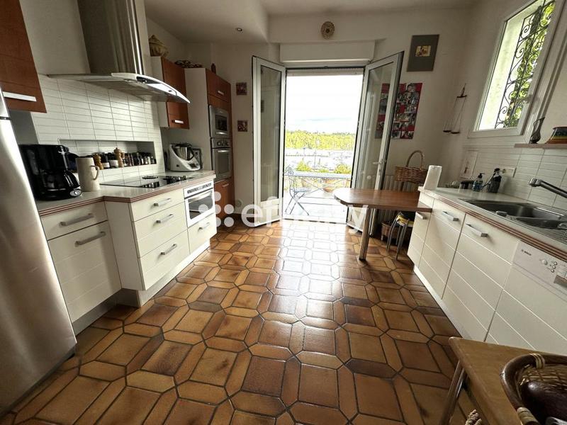 Maison - 200 m² - 7 pièces