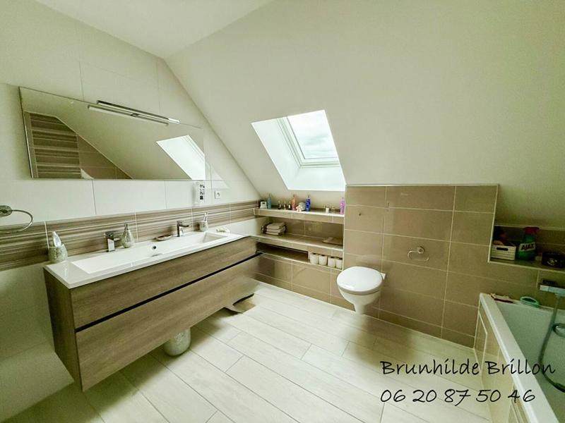 Maison - 170 m² - 8 pièces