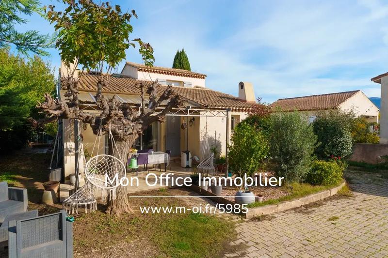 Maison - 210 m² - 6 pièces