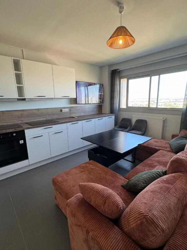 Appartement - 99 m² - 7 pièces