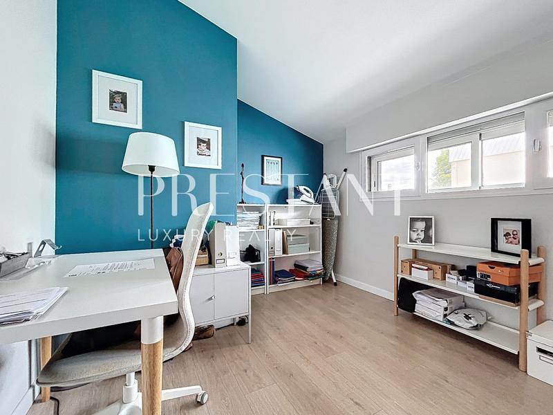 Maison - 195 m² - 8 pièces