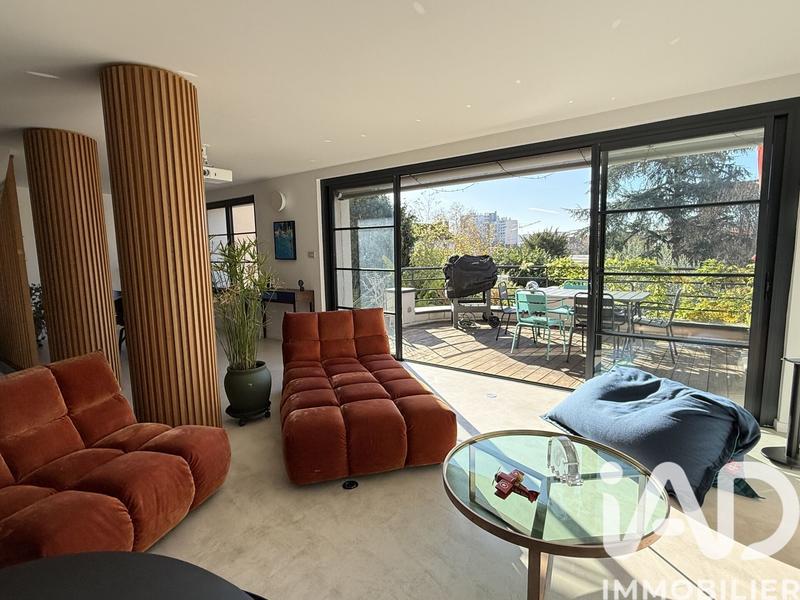 Maison - 210 m² - 6 pièces