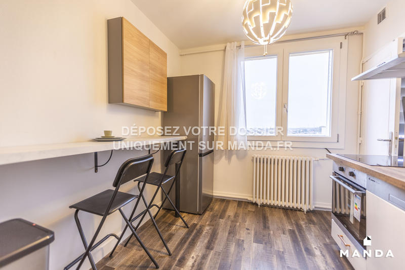 Chambre - 9 m² - 5 pièces