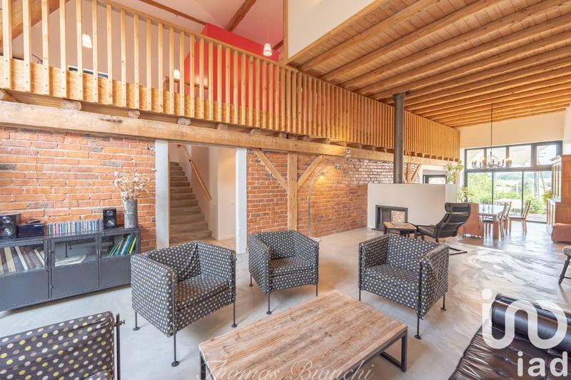 Maison - 230 m² - 6 pièces