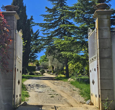 Villa - 270 m² - 8 pièces