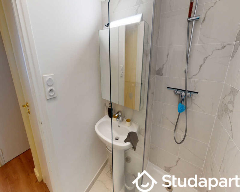 Chambre - 60 m² - 1 pièce