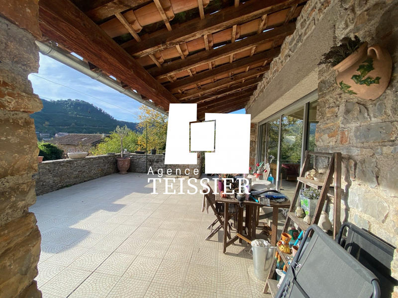 Maison - 181 m² - 6 pièces