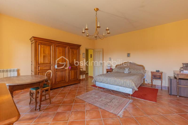 Demeure - 208 m² - 7 pièces