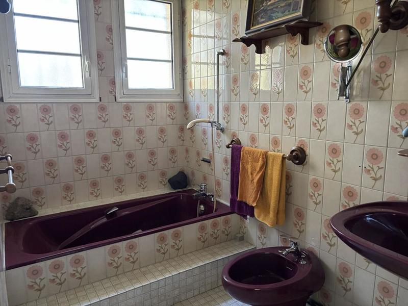 Maison - 180 m² - 8 pièces