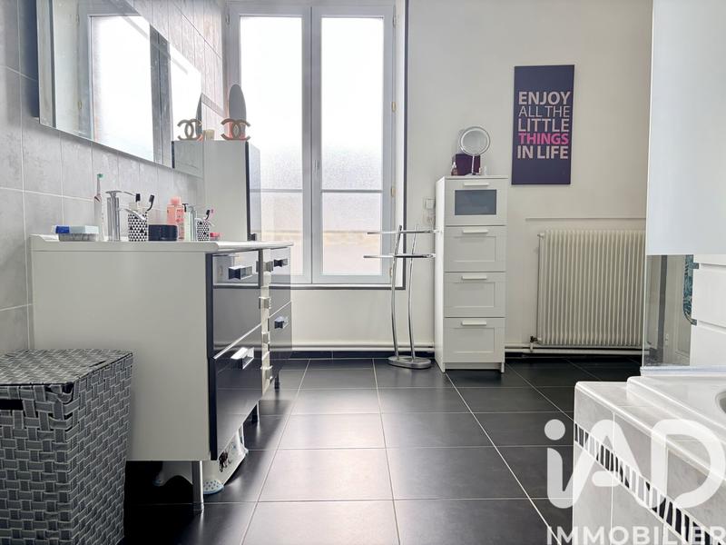 Maison - 311 m² - 9 pièces