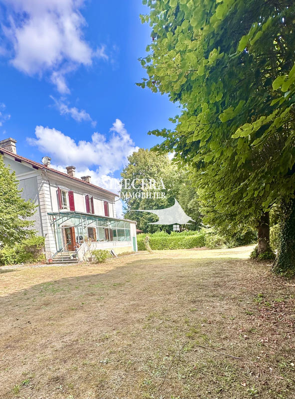 Maison - 140 m² - 9 pièces