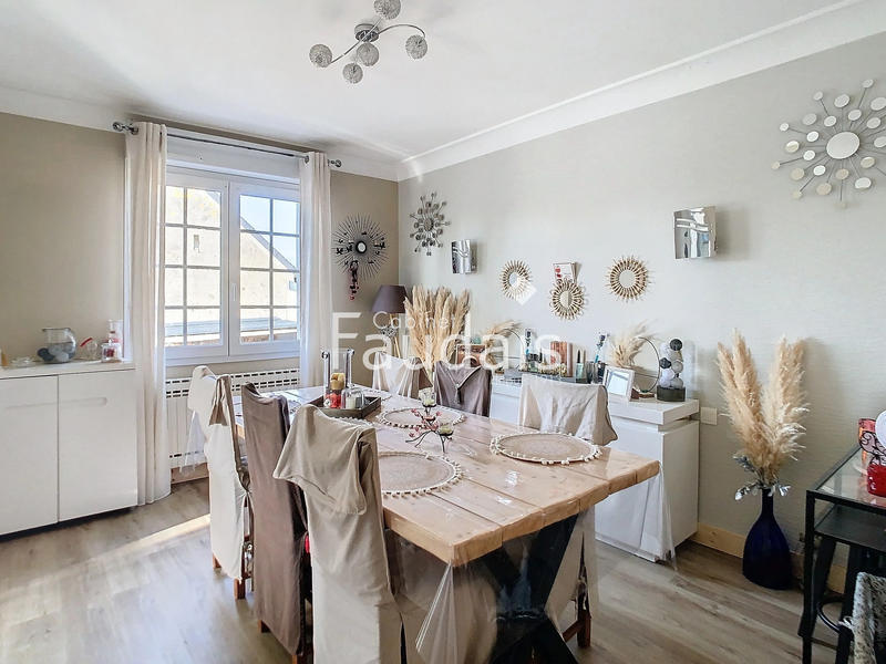 Maison - 107 m² - 6 pièces