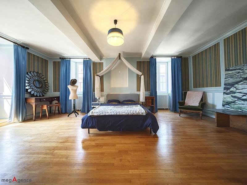 Maison - 280 m² - 10 pièces