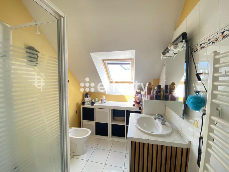 Maison - 153 m² - 9 pièces