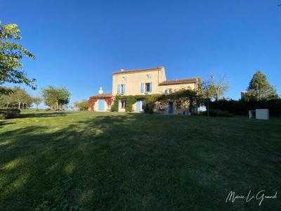 Maison en pierre - 162 m² - 8 pièces