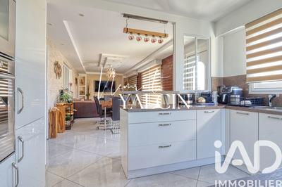 Maison - 200 m² - 7 pièces