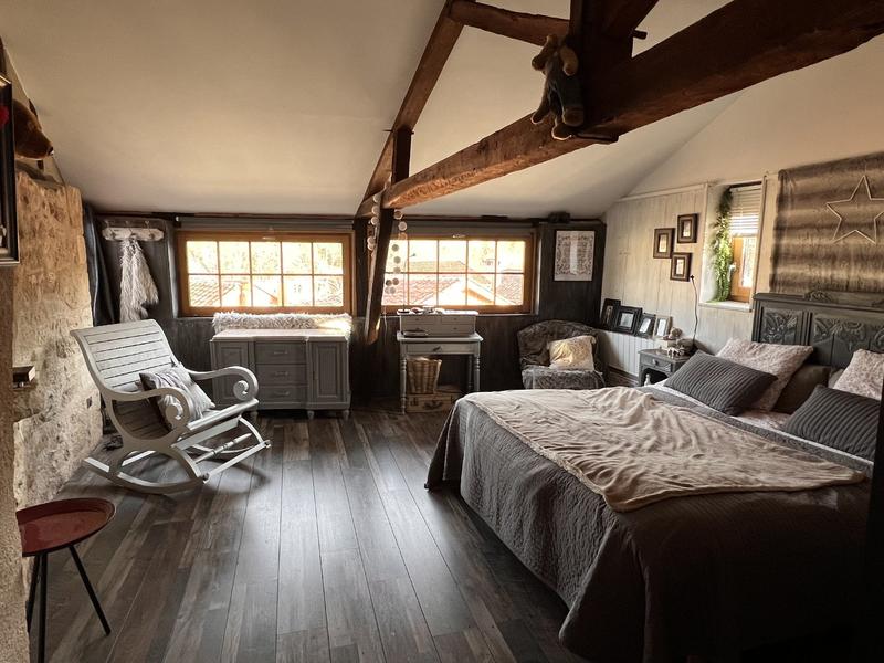 Appartement - 220 m² - 8 pièces