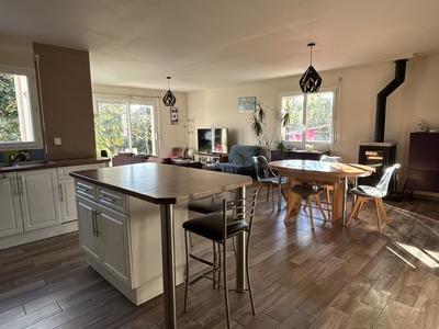 Maison - 94 m² - 4 pièces