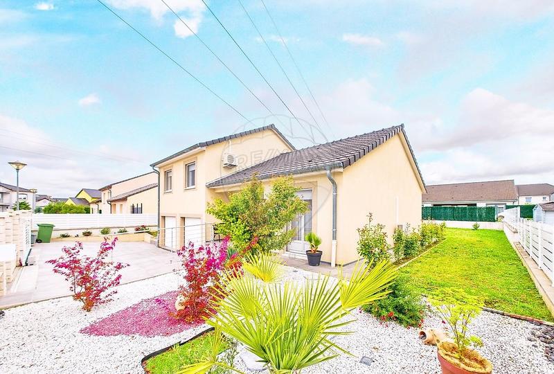 Maison - 93 m² - 6 pièces