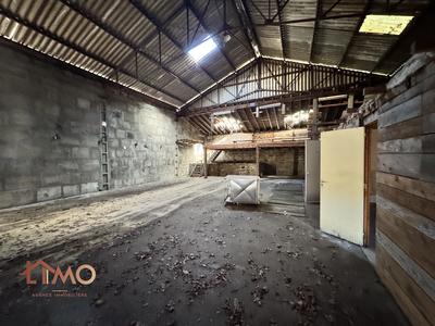 Maison ancienne - 208 m² - 3 pièces