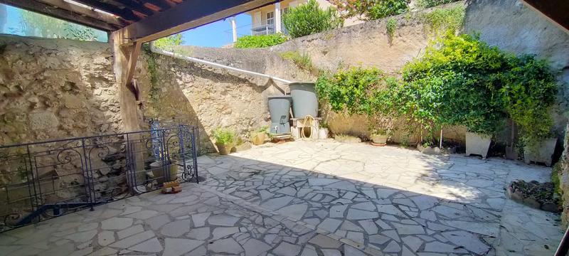 Maison - 216 m² - 9 pièces