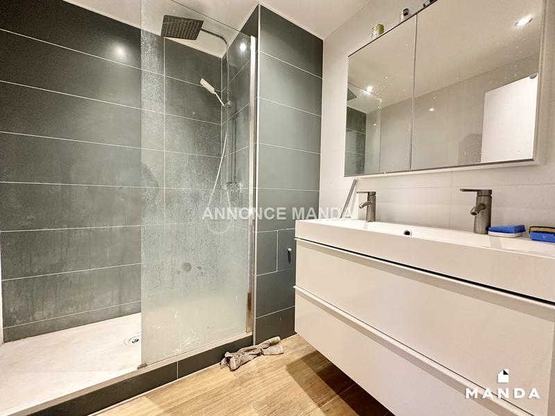 Chambre - 11 m² - 5 pièces