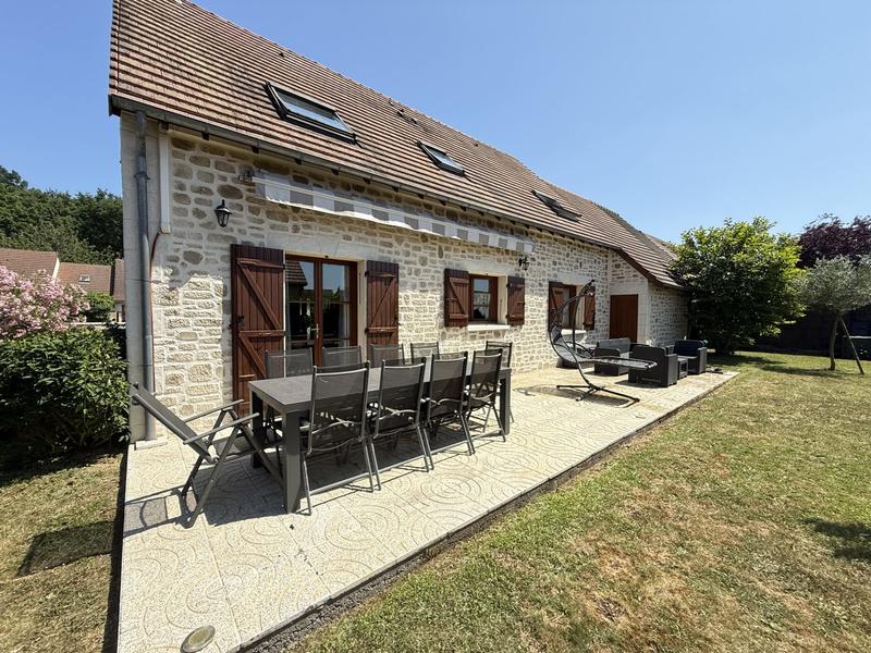 Maison traditionnelle - 130 m² - 8 pièces