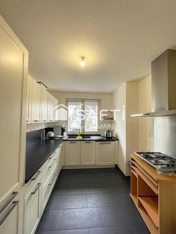 Maison - 94 m² - 5 pièces