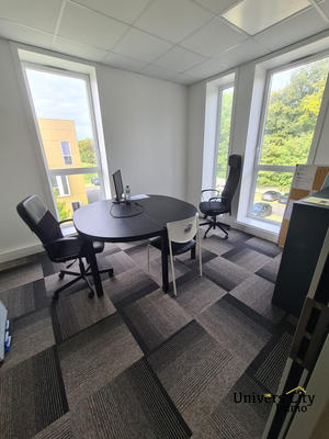 Bureau - 129 m² - 1 pièce