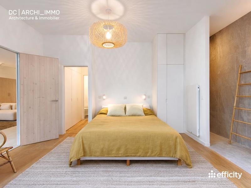 Appartement - 168 m² - 7 pièces