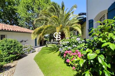 Maison - 200 m² - 6 pièces