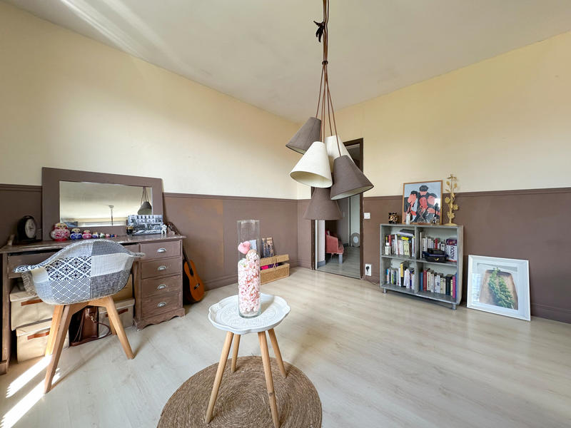 Maison - 186 m² - 8 pièces