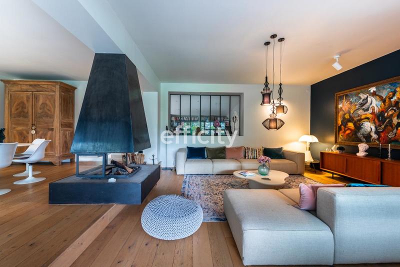 Maison - 292 m² - 10 pièces