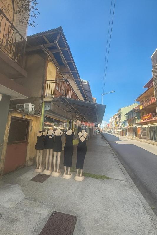 Immeuble - 180 m² - 5 pièces