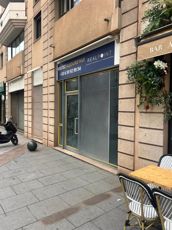 Local commercial - 757 m²