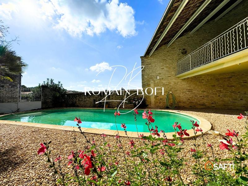 Maison - 283 m² - 12 pièces