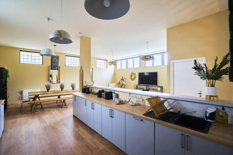 Maison - 274 m² - 12 pièces