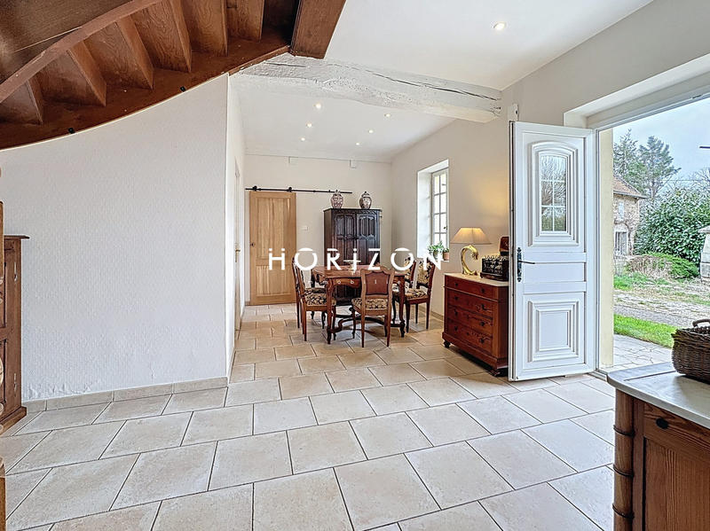 Maison ancienne - 249 m² - 9 pièces